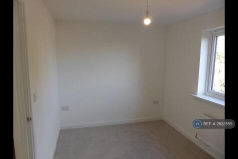 Bedroom 2 (Rear)