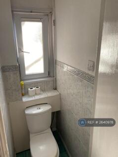 Downstairs Shared Toilet 
