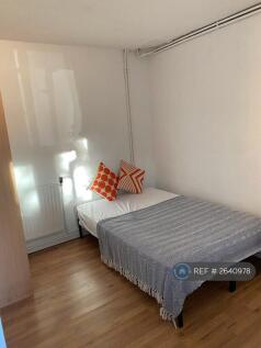 Bedroom 1: £775