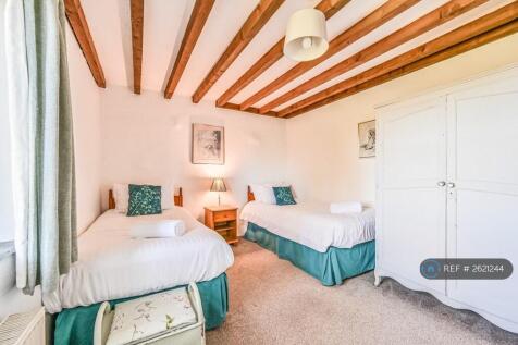 Twin Bedroom