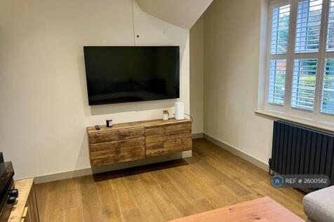 Lounge With Side Space