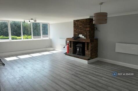 Living Room (1/2)
