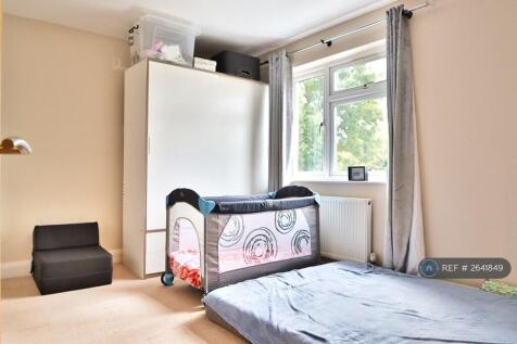 2nd Bedroom 
