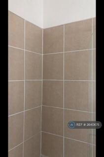 Bathroom / Shower &amp; Wc