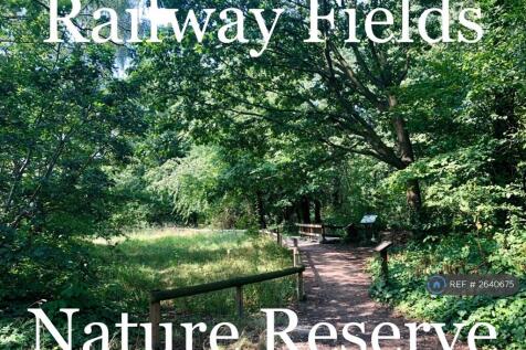 5 Minutes Away! Nature Reserve!!