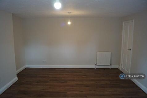 2nd Bedroom Photo 3