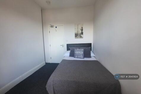 Room 4 - Available