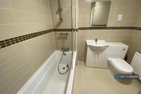 Main Bathrooom