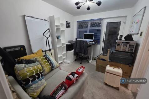 Bedroom 4 (Office)