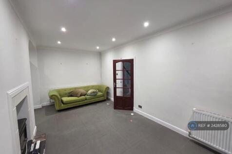 Kitchen / Living Area