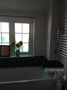 Bathroom 1 &#43; Wc &#43; Full Size Bath &#43; Shower