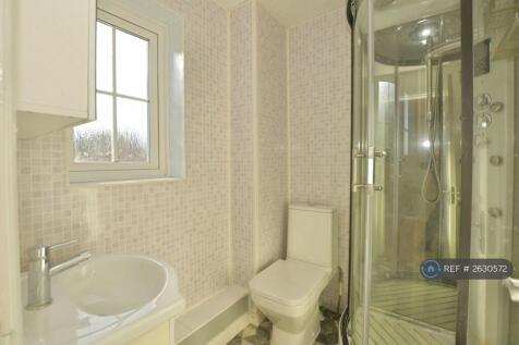Bedroom 1 Ensuit 