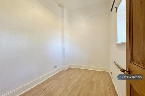 2nd Bedroom (Rear Of Property)