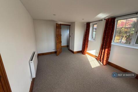 Lounge Facing The Hall Access