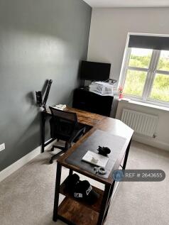 Bedroom 2 (Office)