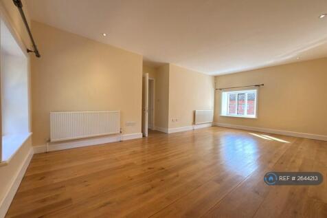 Main Bedroom / Drawing Room