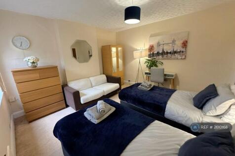 Bedroom 2 Twin Beds