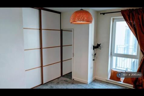 Plenty Storage With Chest Of Drawers And Shelves