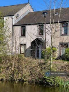 Front Of House - Overlooks Canal 