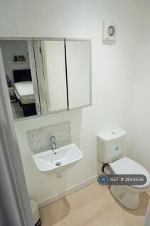 En Suite Bathroom (1)