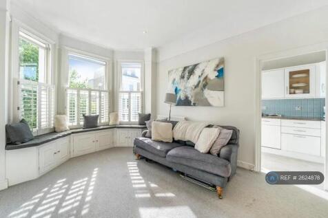 Sitting Room With Bay Window