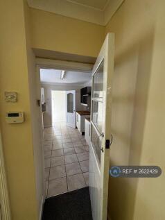 Through To Kitchen