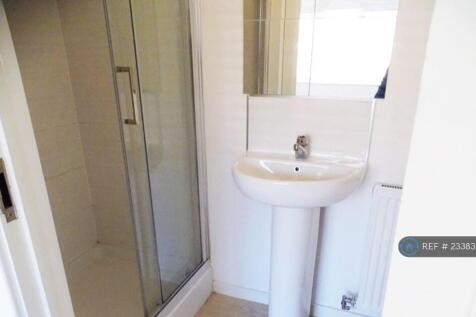 Master Bedroom En Suite Bathroom 