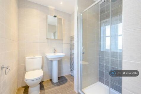 First Floor - Master Bedroom (Ensuite)