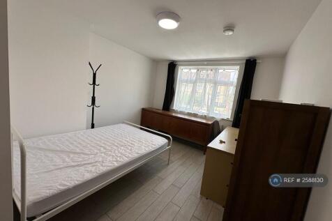 Large Double En-Suite Room £819
