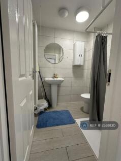 Ensuite Bathroom 