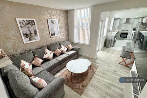 Open Plan Lounge / Kitchen