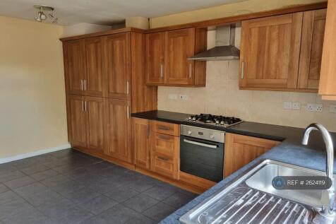 Fitted Kitchen 4.60m x 3.38m (15&#39;1&#39; x 11&#39;1&#39;)