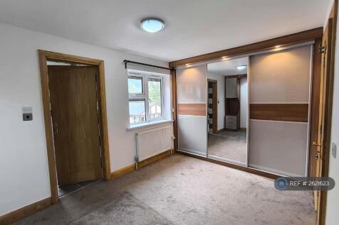Bedroom 2 Fitted Wardrobes