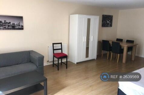 Lounge/Bed Area