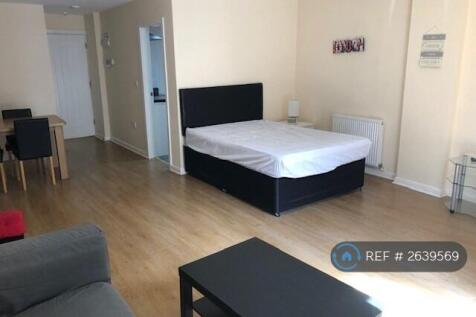 Lounge/Bed Area