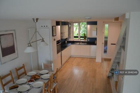 Kitchen / Dining Area