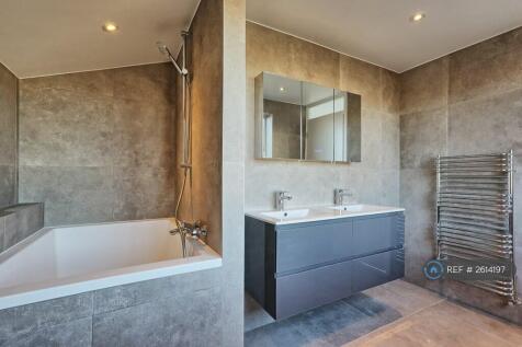 Family Bathroom With Huge Bath