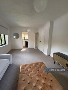 Lounge With Dining Area 