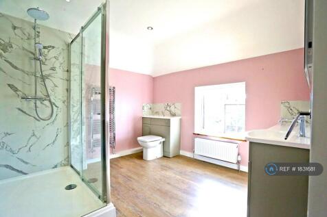 Large Ensuite