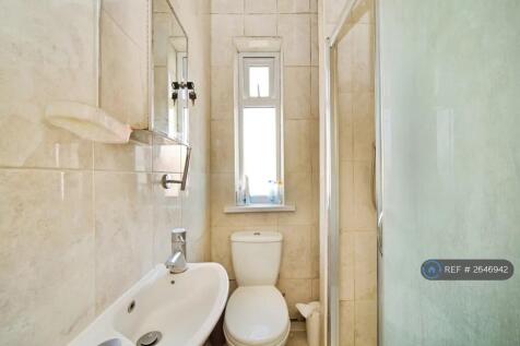 Bathroom Upstairs