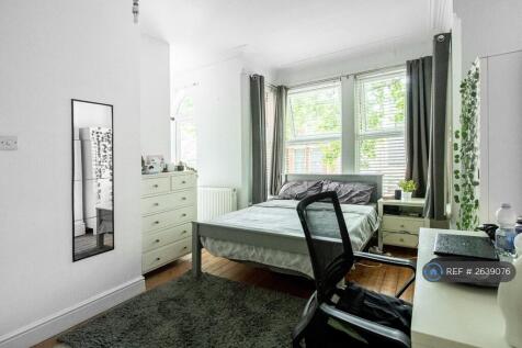 Bedroom 4 (1st Floor)