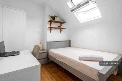 Bedroom 5 (Top Floor)