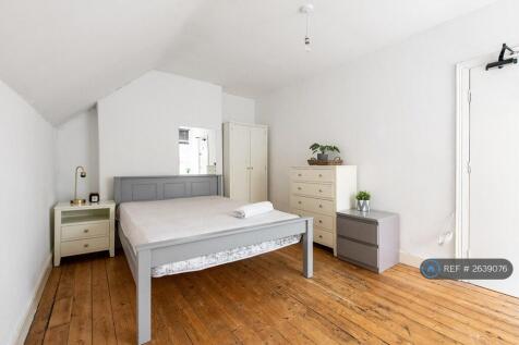 Bedroom 6 (Top Floor)