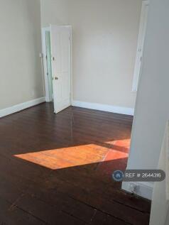 Upstairs Bedroom 2