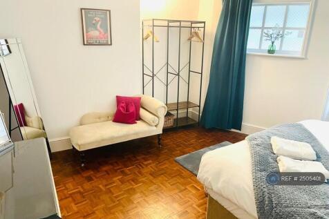 Front Bedroom Reverse Pic