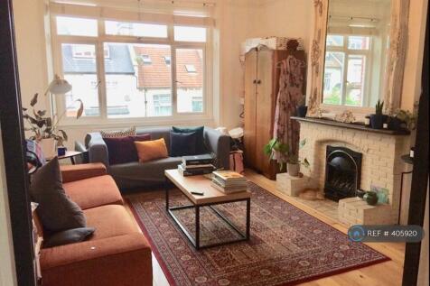 Living Room 15¿2¿ x 12¿3 ( 4.62mx 3.73m)