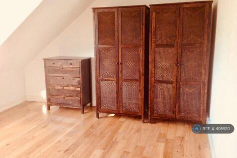 Bedroom 1 15¿.3¿ X12¿.9¿ ( 4.65m x 3.89m)