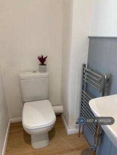 Ensuite Bathroom (Loo)