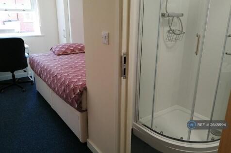 Standard En-Suite