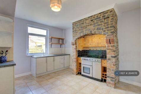 Kitchen/ Dining Room